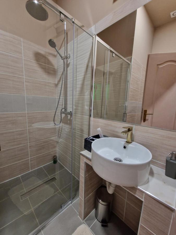 Fantastico Exlcusive Hotel Senta Ngoại thất bức ảnh