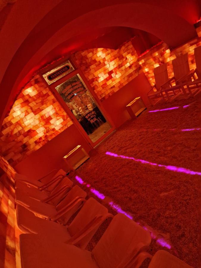 Fantastico Exlcusive Hotel Senta Ngoại thất bức ảnh