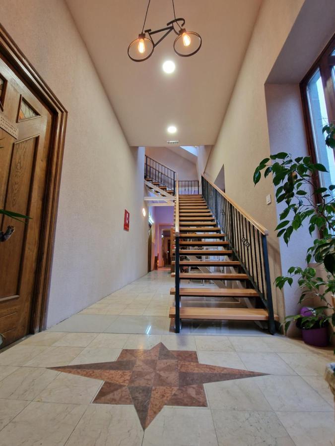Fantastico Exlcusive Hotel Senta Ngoại thất bức ảnh