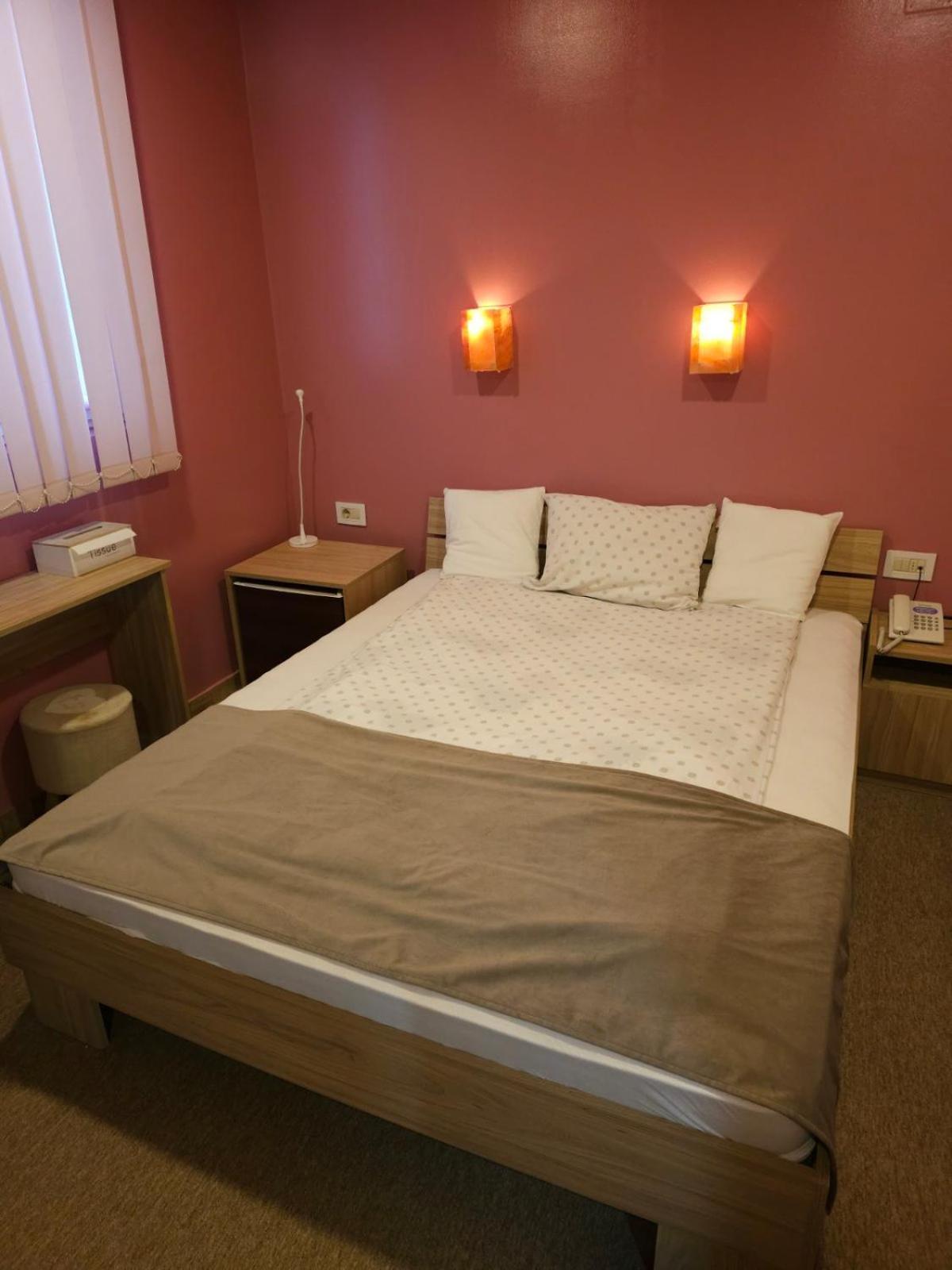 Fantastico Exlcusive Hotel Senta Ngoại thất bức ảnh