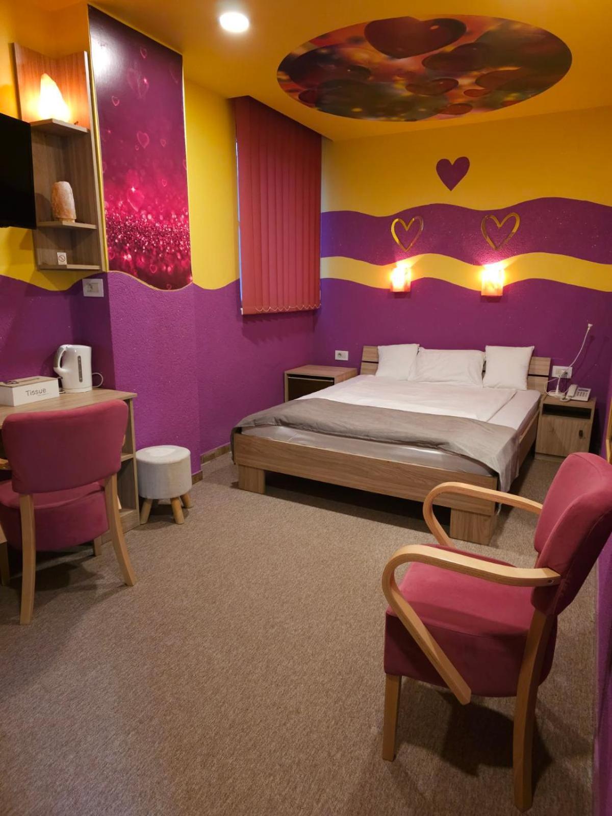 Fantastico Exlcusive Hotel Senta Ngoại thất bức ảnh