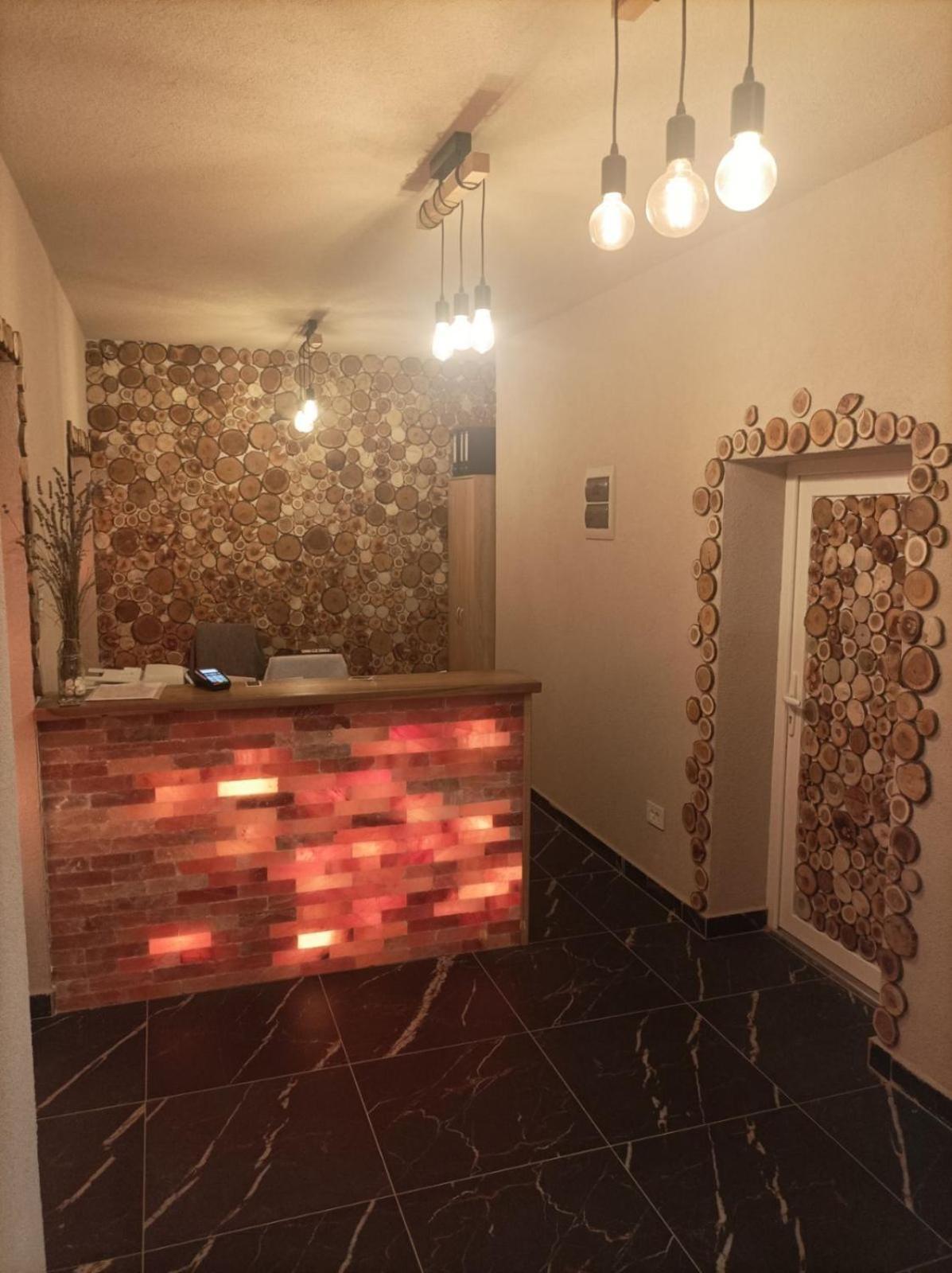Fantastico Exlcusive Hotel Senta Ngoại thất bức ảnh